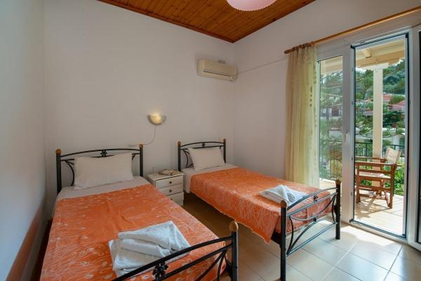 Arthur House Longos  Экстерьер фото