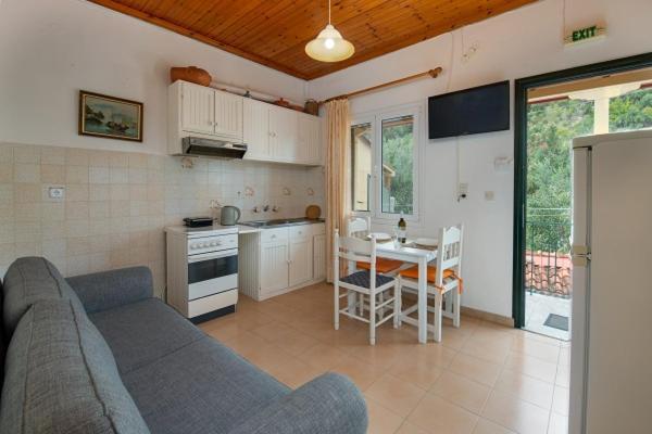 Arthur House Longos  Экстерьер фото
